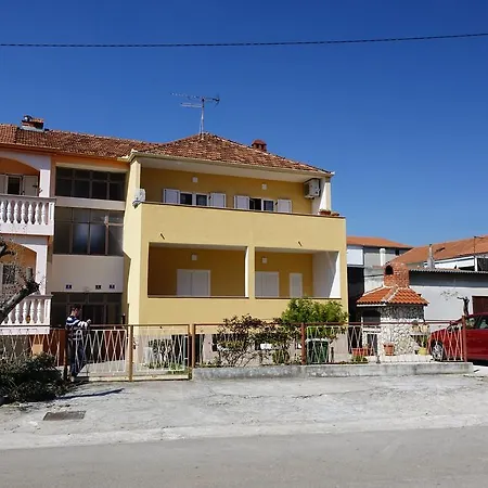 Val Apartament